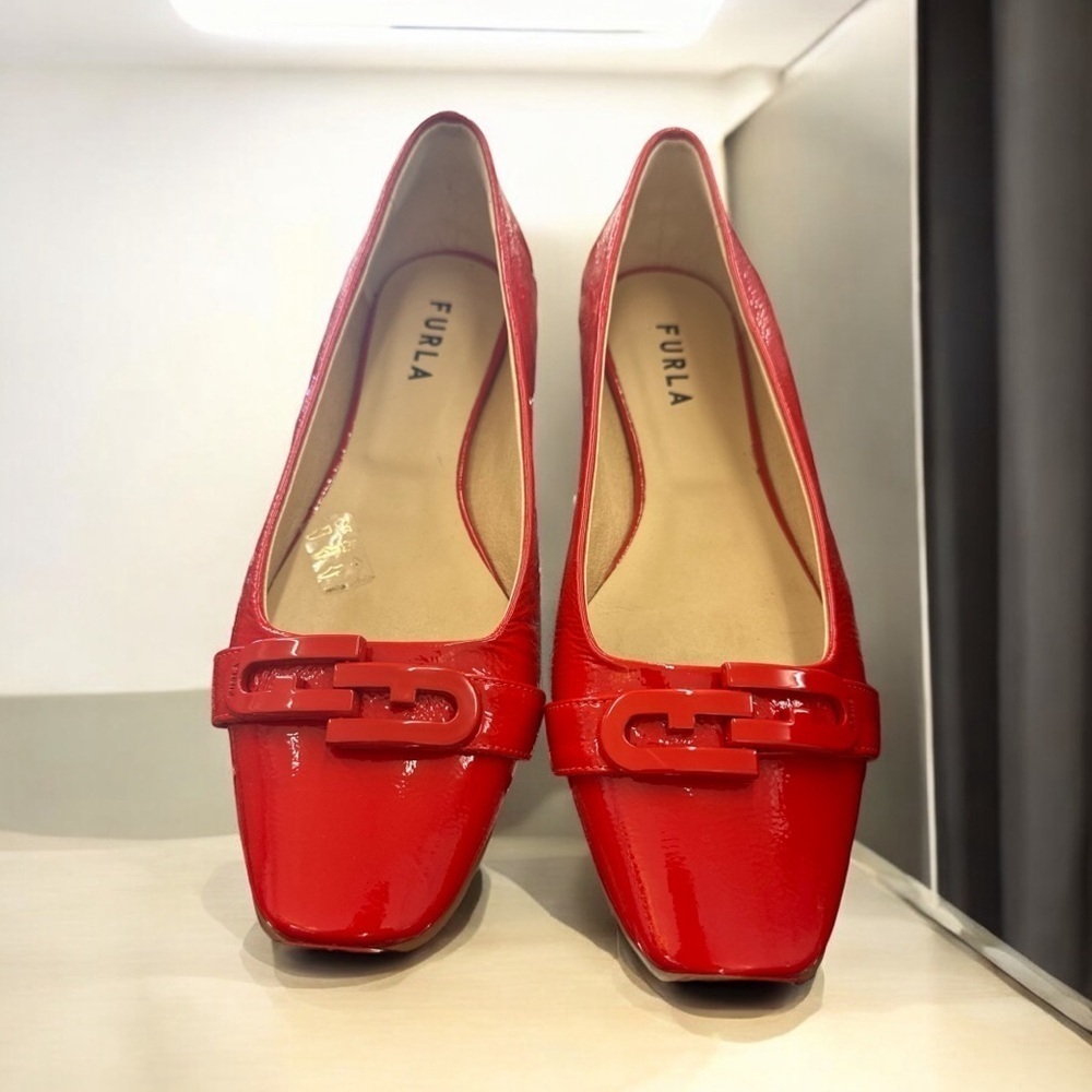 FURLA Red Patent Leather Flat Loafers with FURLA logo embellishment size 8 - Picture 2 of 9